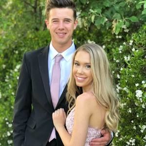 Meet your Posher, Alexis